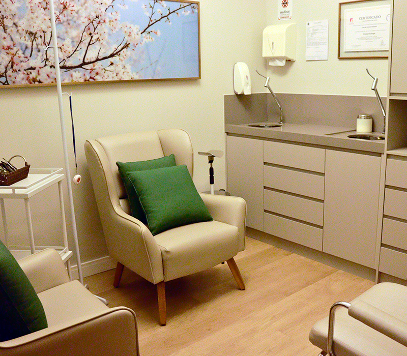 Interior da Clínica B. Health